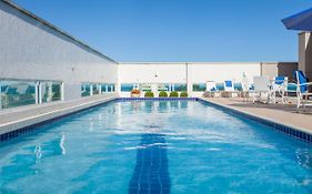 Ramada By Wyndham Macae & 4*